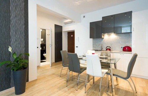 Kazimierz Apartment | Comfortable 3-Bedroom Retreat with Central Location & Spa