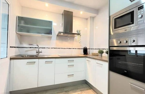 El Palmar Apartment | Cozy 3-Bedroom Stay with Air Conditioning Near Hospital