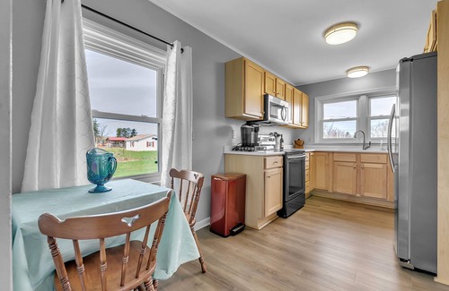 Ripley Apartment | Experience 3 Bedrooms at Sparkling Ponds Winery, Rated 9.2