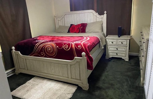 Winston - Salem House | Ideal 3-Bedroom Retreat Near Hospital & Downtown