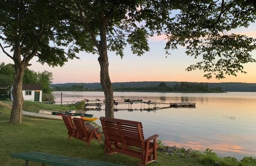 Rideau Lakes Cabin | Relaxing 3-Bedroom Cabin in Westport, Family & Pet Friendly