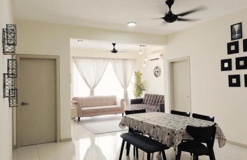 Seksyen 13 Apartment | Comfortable 3 Bedroom Stay Near MSU & Shah Alam Stadium