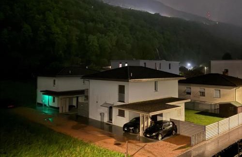 Contone House | 3 Bedrooms Guest Houses In Cadenazzo