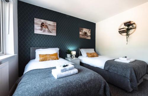 Southampton Ski Chalet | Family-Friendly 3 Bedroom House Perfect for Extended Stays