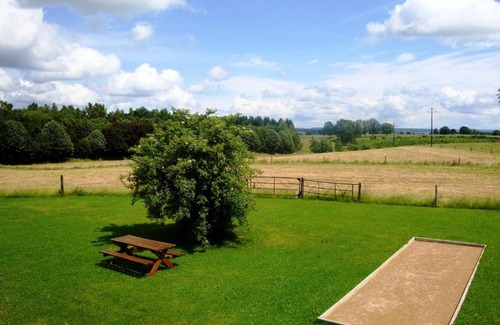 Florenville House | Family-Friendly 3 Bedrooms House with Garden & Wifi in Florenville