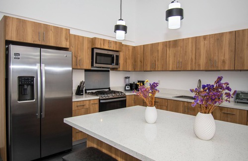 Uvita House | 3 bedrooms in Uvita, modern Lapa Roja Lounge