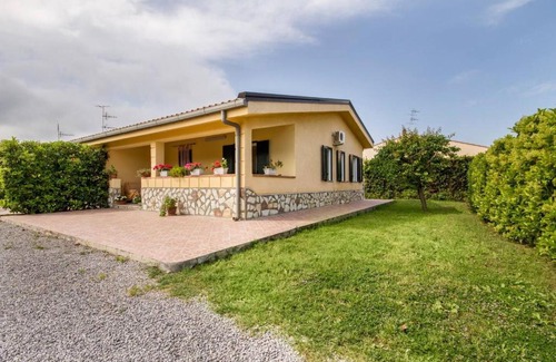 Piana Calzata House | Beachside 3-Bedroom Retreat with Pool, Jacuzzi & Garden