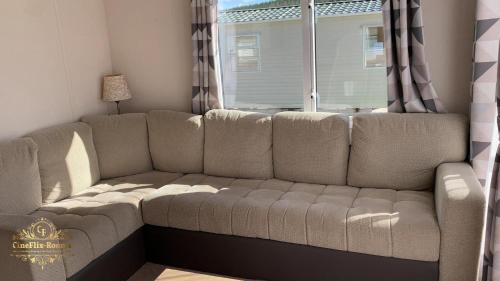 Balminnoch Apartment | Cozy 3 Bedrooms with Loch Views & Heated Pool Near Beaches