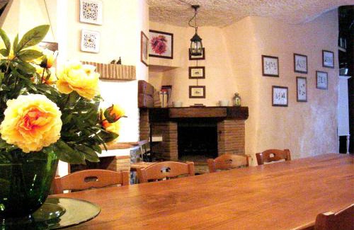 Vignanello House | Cozy 3-Bedroom Retreat with Terrace & Wifi in Vignanello