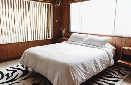 Yucca Valley Cabin | 3-beds in a cabin in fabulous Yucca Valley with swamp cooler, WiFi