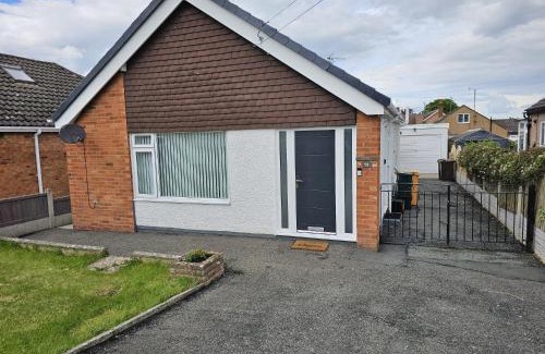 Rhyd-y-foel House | Modern Hotel Steps from Castle & Town - Rated 9/10!