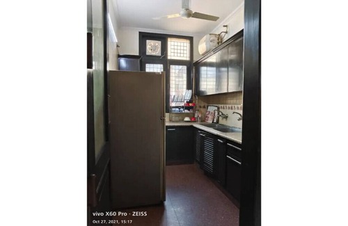 Lajpat Nagar Apartment | Cozy 3 BHK Apartment in Lajpat Nagar - Family & Pet Friendly