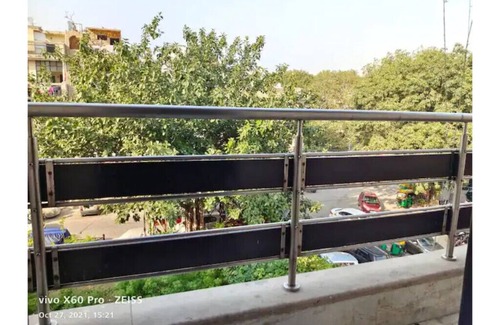 Lajpat Nagar Apartment | Cozy 3 BHK Apartment in Lajpat Nagar - Family & Pet Friendly