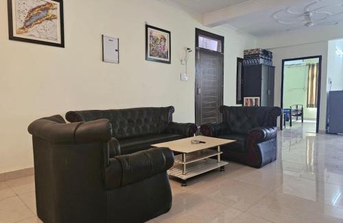 Alambagh Apartment | Family-Friendly 3 BHK in Krishna Nagar Lucknow