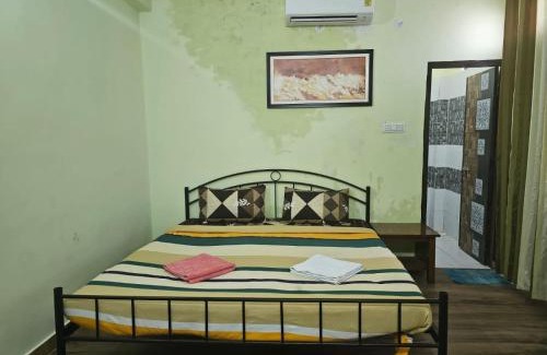 Alambagh Apartment | Family-Friendly 3 BHK in Krishna Nagar Lucknow