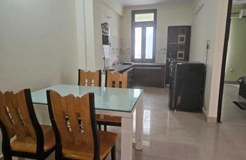 Alambagh Apartment | Family-Friendly 3 BHK Stay in Krishna Nagar, Lucknow