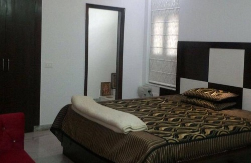 Faridabad Apartment | 3 Bhk Modern Flat at Sector 17 Faridabad