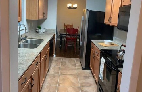 Arlington House | Convenient 2-Bedroom Retreat Near AT&T Stadium