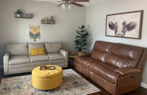 Central Arlington House | Convenient 2-Bedroom Retreat Near AT&T Stadium