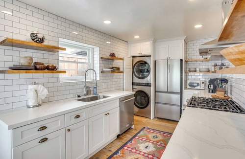 San Clemente Cottage | 3 Blocks to Beach: San Clemente Escape w/Patio!