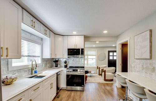 Crosby House | Elegant Crosby Cottage - Steps from Serpent Lake!