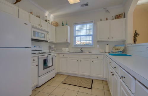 North Myrtle Beach Condo | Pet-Friendly 3 BR Resort Villa with Golf Course Views