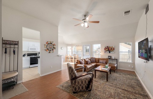 Round Rock House | Family-Friendly 3 BR Home with Ocean View Near Dell Campus