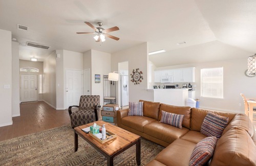 Round Rock House | Family-Friendly 3 BR Home with Ocean View Near Dell Campus