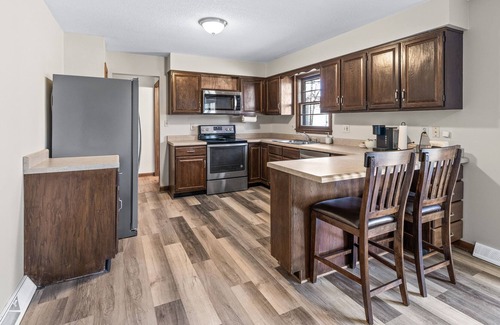 Columbia House | Family-Friendly 3 BR Home Near Cosmo Park, Rated 9.8