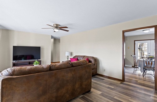 Columbia House | Family-Friendly 3 BR Home Near Cosmo Park, Rated 9.8