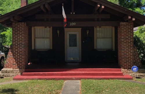 Selma House | Pet-Friendly 3 BR Retreat in Selma's Historic District