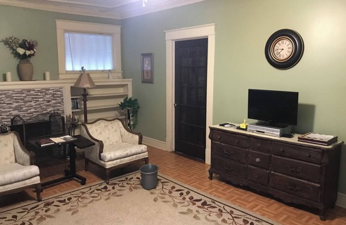 Selma House | Pet-Friendly 3 BR Retreat in Selma's Historic District
