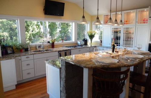 Old Saybrook House | Experience Oceanfront Bliss in a 3BR Home with Hot Tub