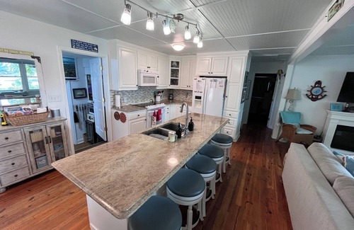 Ogden House | Ideal Waterfront Retreat: Family-Friendly with Pet Perks