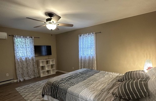 Middletown House | Inviting 3 BR Home with Private Pool & Hot Tub Near Hershey