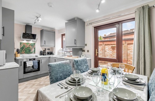 Norwich House | Ideal Central 3-Bedroom Home for Family Getaways