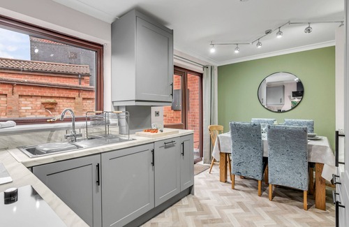 Norwich House | Ideal Central 3-Bedroom Home for Family Getaways
