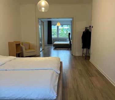 Golzheim Apartment | 3 BR City Apartment near Messe Düsseldorf