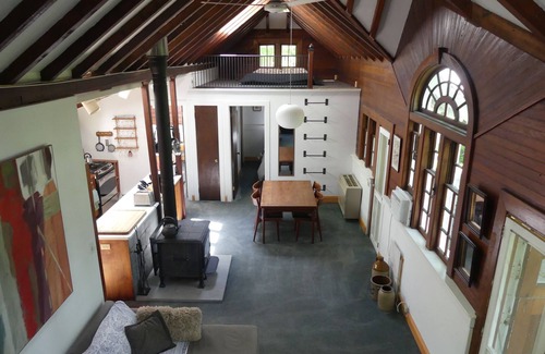 Town of Clermont Cottage | Historic Hudson Valley Cottage - Pet-Friendly & Pool Access