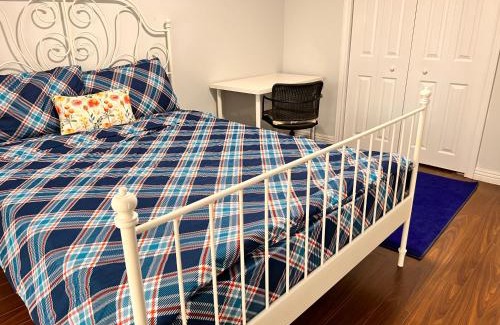 Richmond Hill House | Family-Friendly 3 BR Great House with Convenient Parking