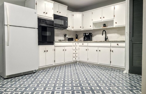 Norfolk - Virginia Beach House | Ideal 3-BR Home Near Airport & Beach with Ocean Views