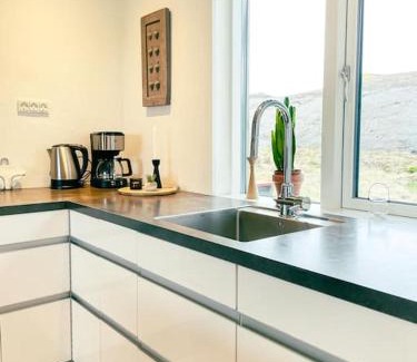 Hoyvik Apartment | Cozy 3 BR Home for Family Getaway in Hoyvík, Tórshavn