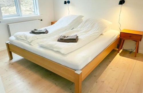 Hoyvik Apartment | Cozy 3 BR Home for Family Getaway in Hoyvík, Tórshavn