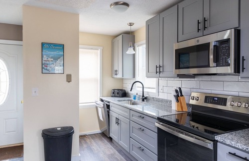 South Burlington House | Inviting 3 BR Home for Family Gatherings, Sleeps 12