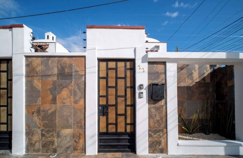 Chetumal House | Comfortable Peninsula Stays: 3 BR with Fast WiFi & Spa