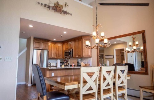 Ludlow Condo | Guest Rated 10/10: Mountain 3-BR Cottage with Spa & Hot Tub