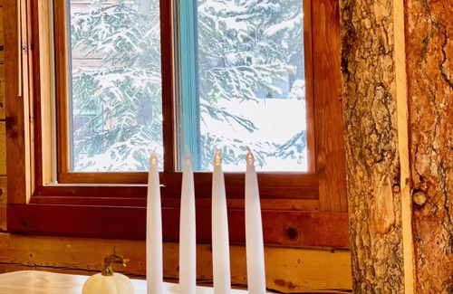 Saint Mary's House | Guest Rated 10/10: 3 BR Mountain Log Cabin at St. Mary's Glacier