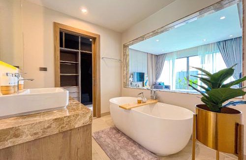 Choeng Thale Villa | Elegant 3 BR Villa with Ocean View in Bang Tao