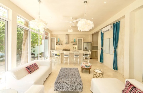 Isla Mujeres House | Oceanfront Bliss: Newly Renovated with Pool & Spa Access
