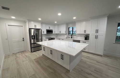 Delray Beach House | Pet-Friendly 3 BR House with Pool Near Golf & Beaches